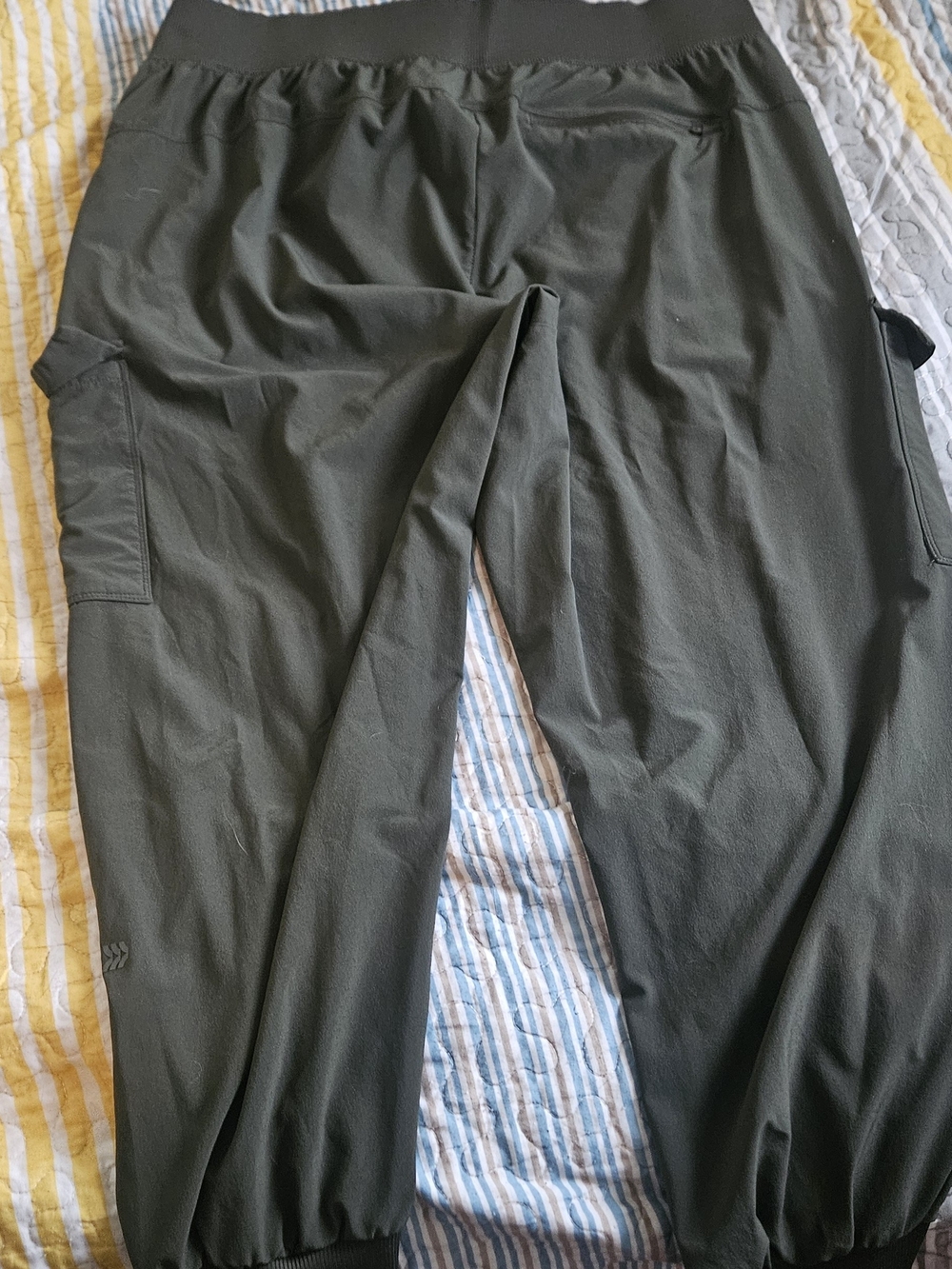 all in motion Dark Green Cargo Jogger Pants with Multiple Pockets - Picture 2 of 3